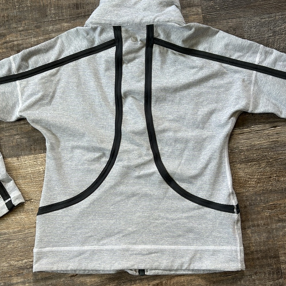 LULULEMON jacket - Picture 4 of 8